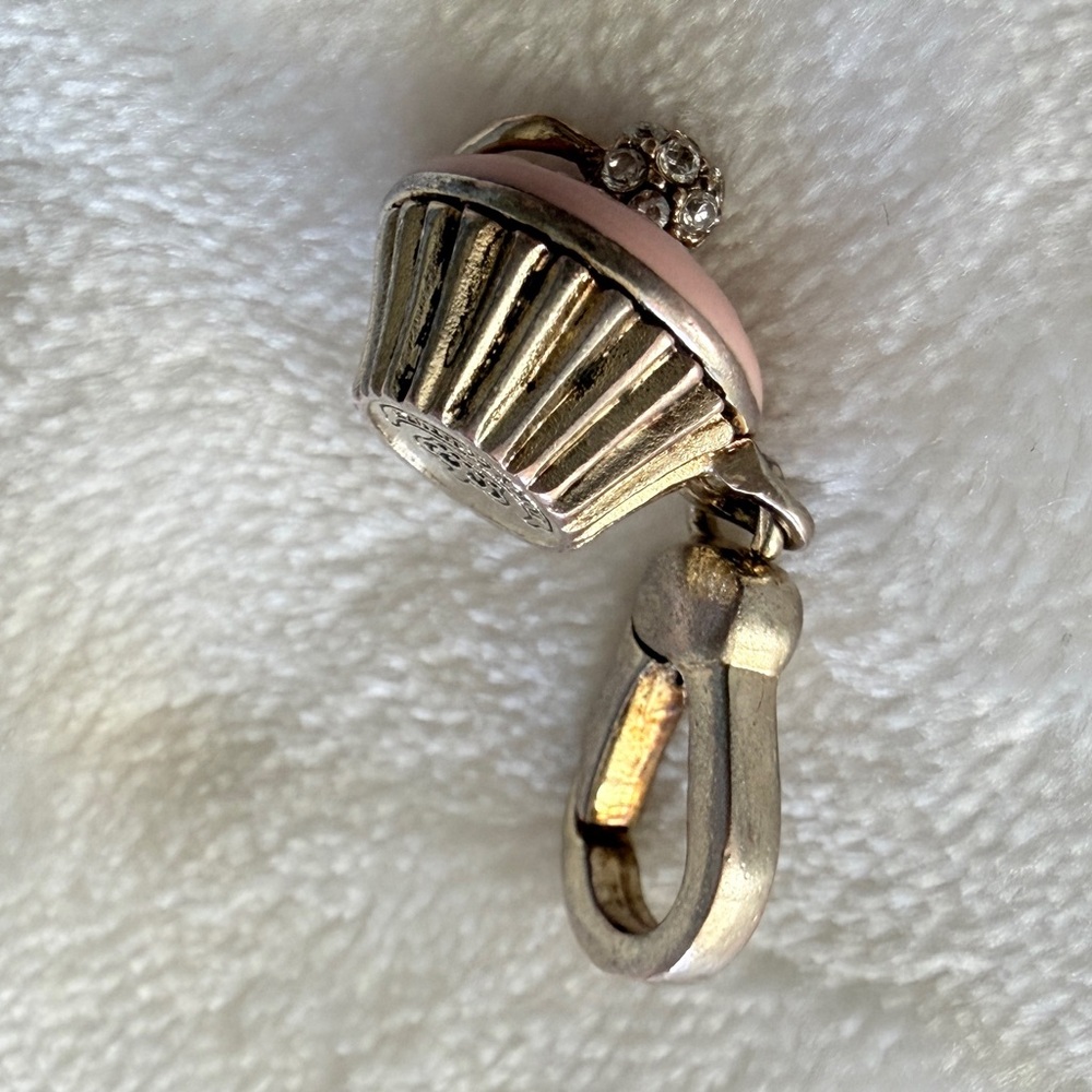 Retired Authentic Juicy Couture Pink Cupcake Bracelet Charm - Picture 9 of 9